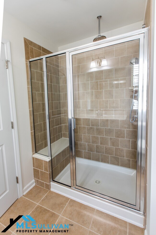 Building Photo - 108 Mt Evans Dr