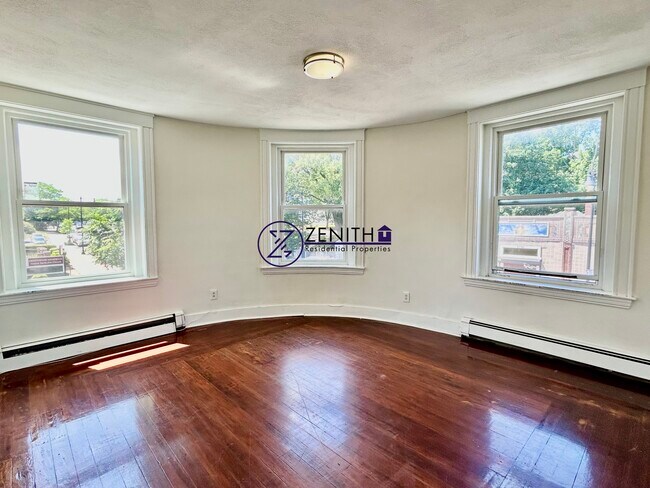 Building Photo - 376 Washington St