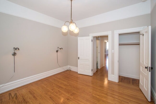 Building Photo - Eureka Valley Victorian Flat - Spacious and Pristine 1 Bed, 1 Bath
