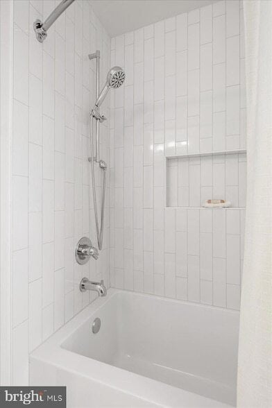 Building Photo - 909 N Irving St