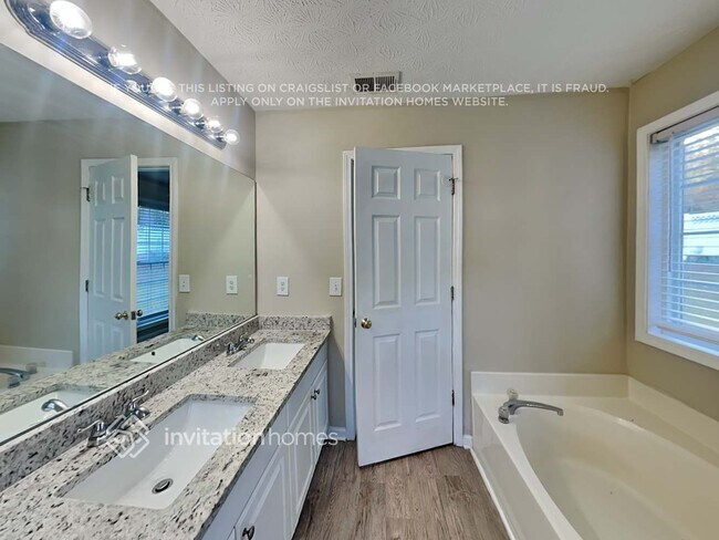 Building Photo - 6216 Nellie Ct SE