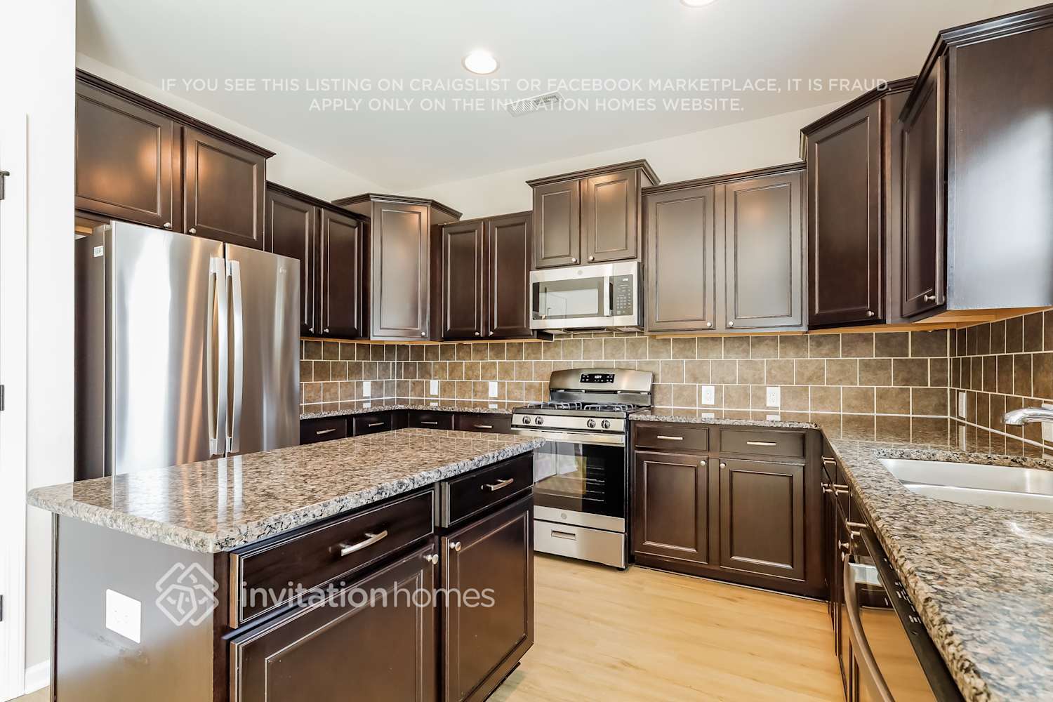 Building Photo - 1841 Swan Dr