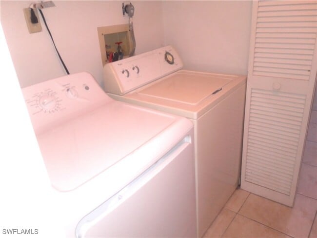 Building Photo - 536 111th Ave N