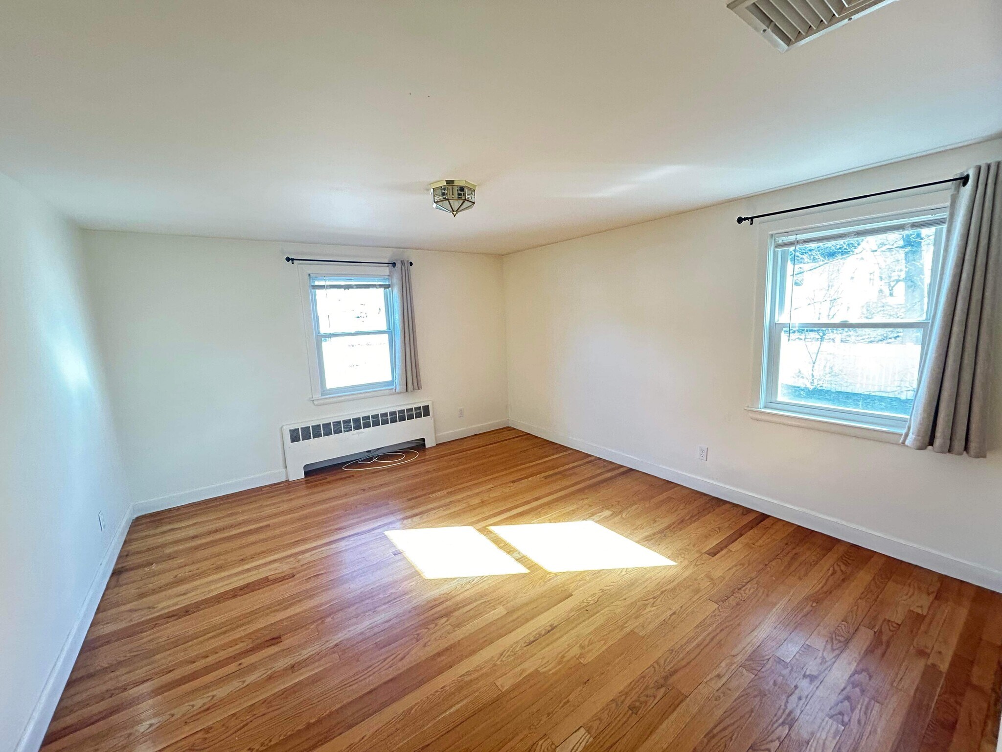 Building Photo - 61 Oakley Ln