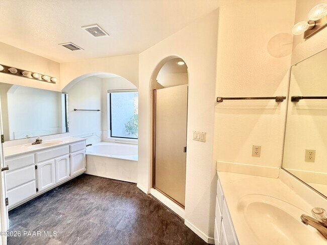 Building Photo - 352 Prescott Dr