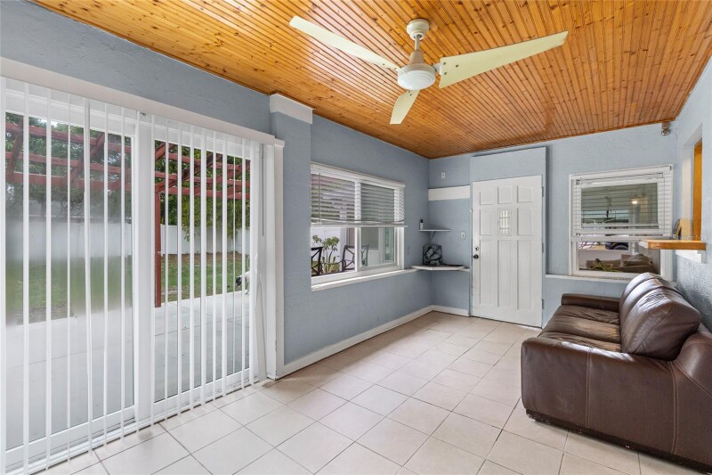 Building Photo - 120 43rd St NW