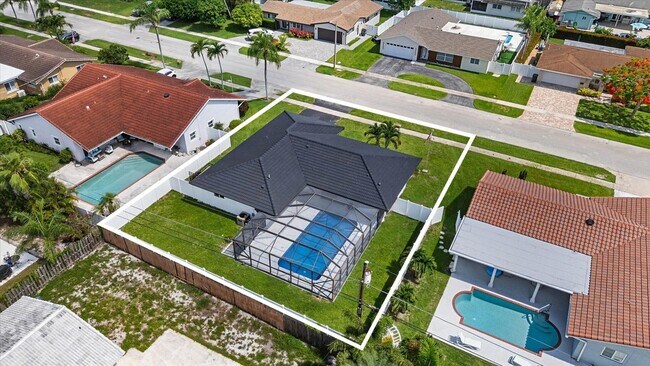 Building Photo - 1540 NW 10th St
