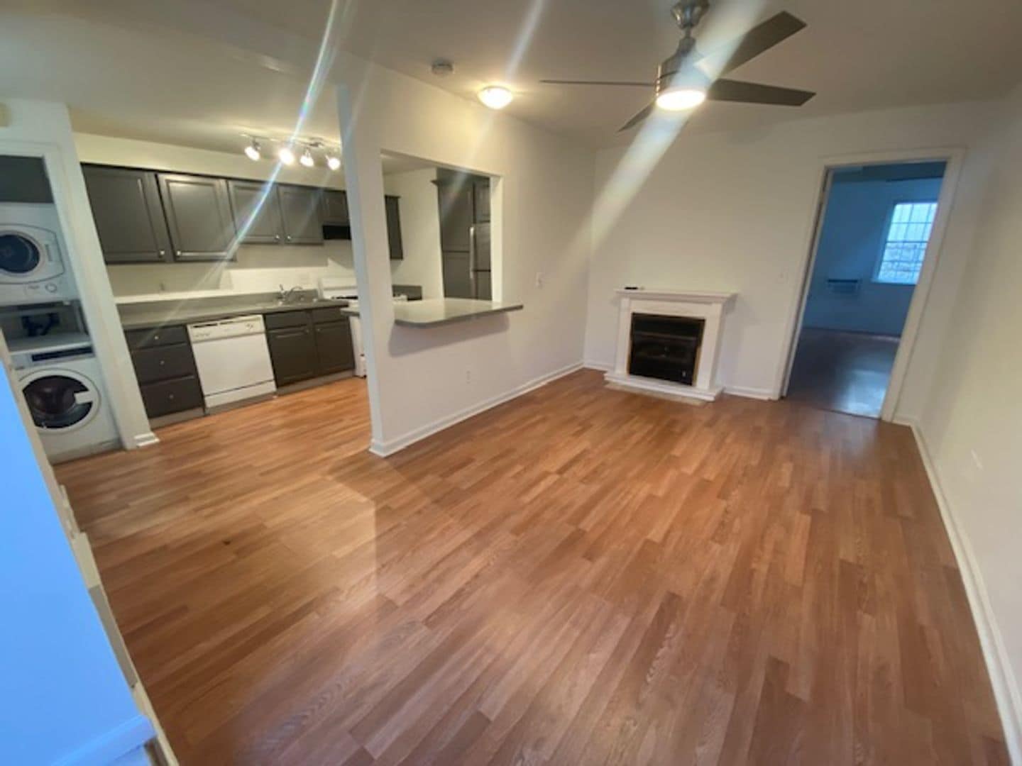 Building Photo - 883 Monroe Dr NE
