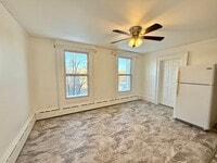 Building Photo - 242 Saratoga St