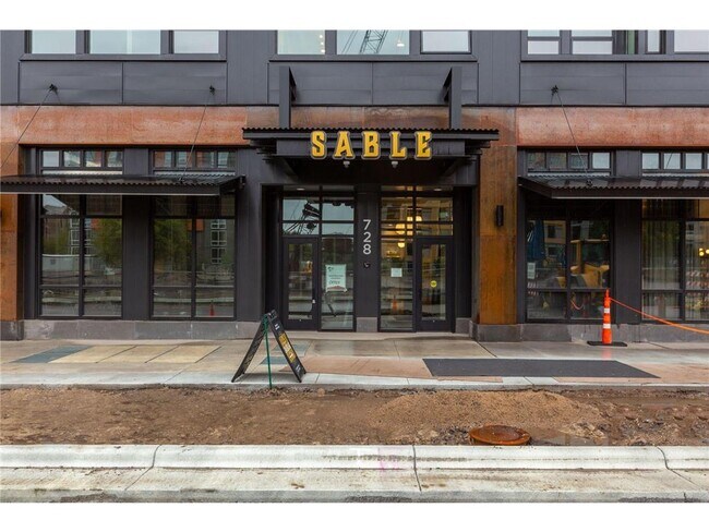 Building Photo - 728 N 3rd St