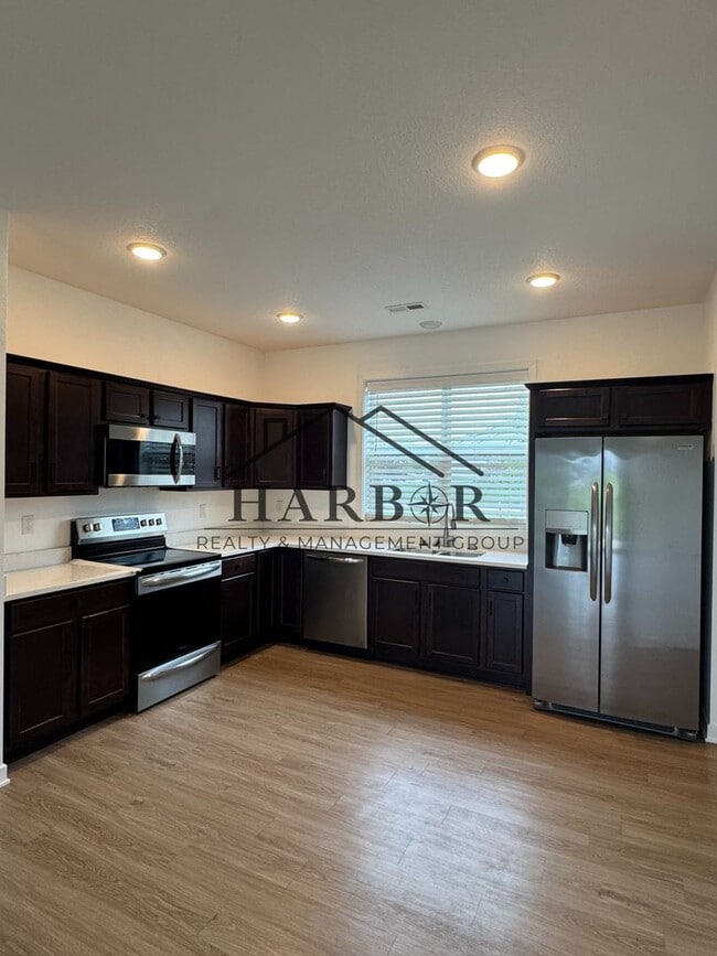 Building Photo - 1228 S Linn St