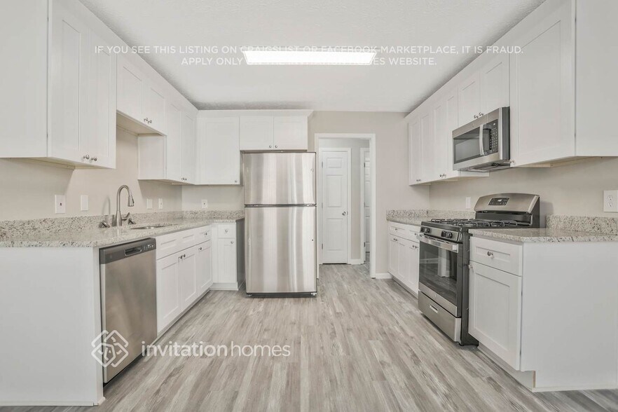 Building Photo - 389 Grove Hill Dr