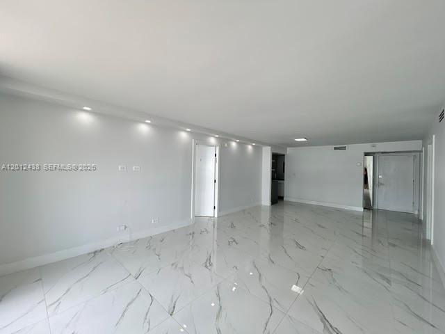 Building Photo - 6039 Collins Ave