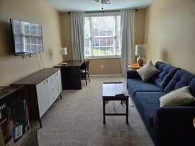 Building Photo - 222 N View Cir