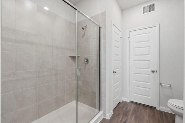 Building Photo - 2405 Bray Head Dr