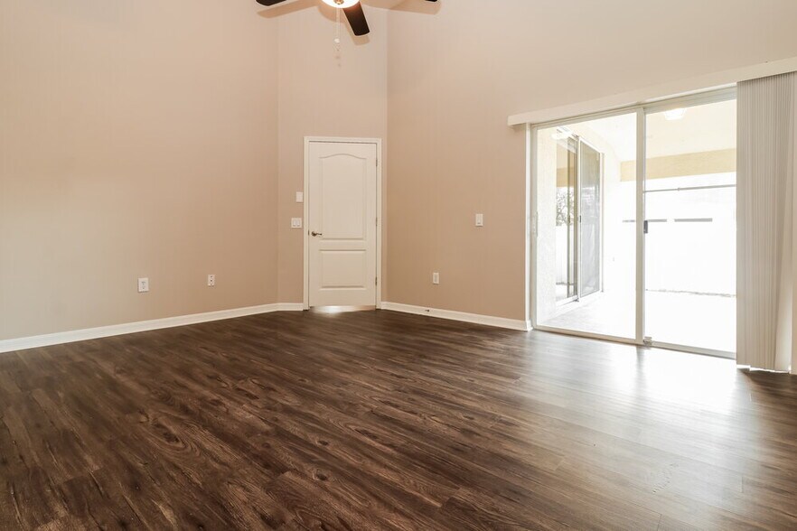 Building Photo - 4819 Glenburne Dr