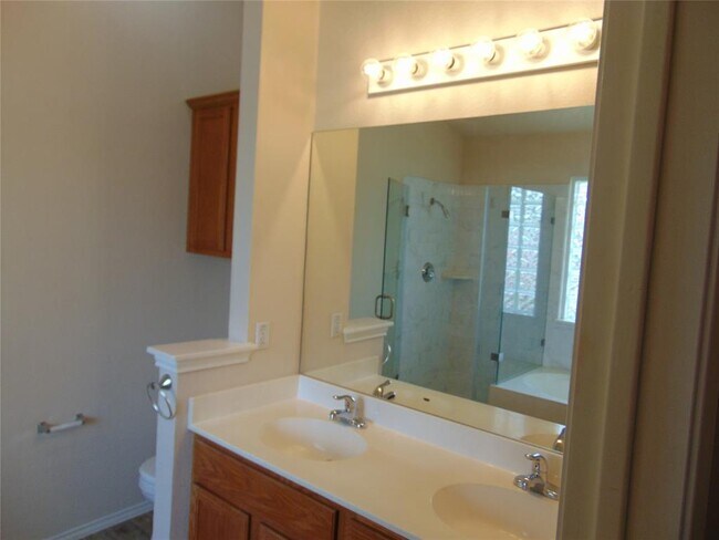 Building Photo - 4482 Mather