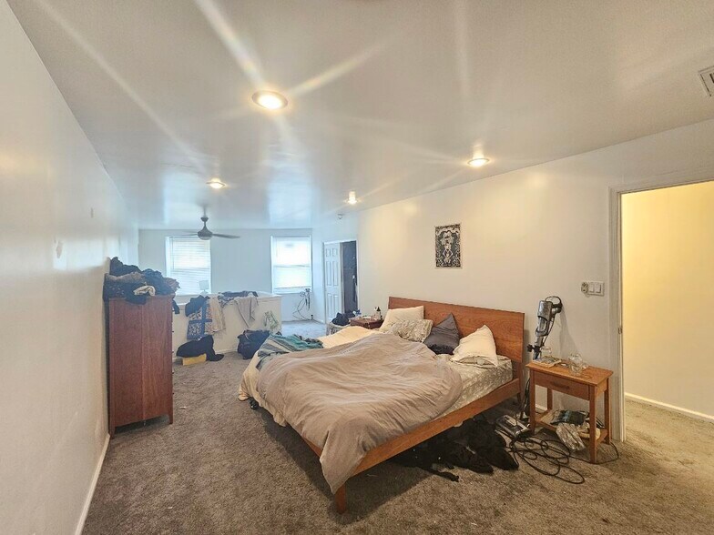 Building Photo - 928 E Passyunk Ave