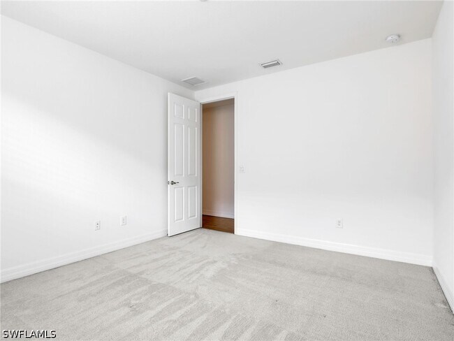 Building Photo - 10008 Chesapeake Bay Dr