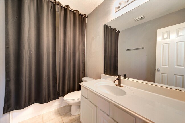 Building Photo - 2931 Meadowglen Cove