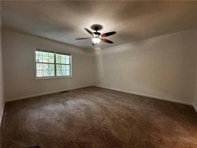 Building Photo - 2536 Country Lake Cir
