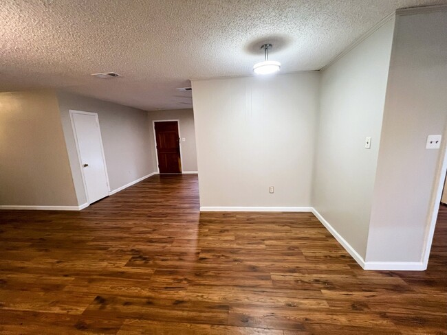 Building Photo - Newly Updated 4 Bedroom House for Rent, ne...