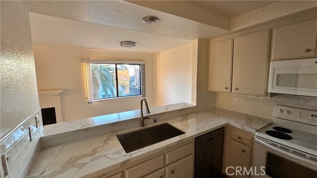 Building Photo - 315 Acebo Ln
