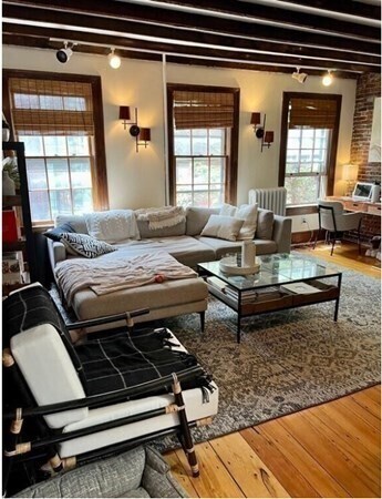 Building Photo - 29 Myrtle St