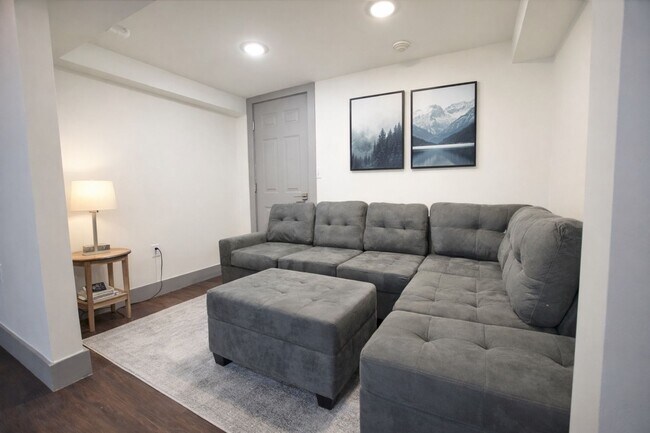 Building Photo - 306 Bryant Ave