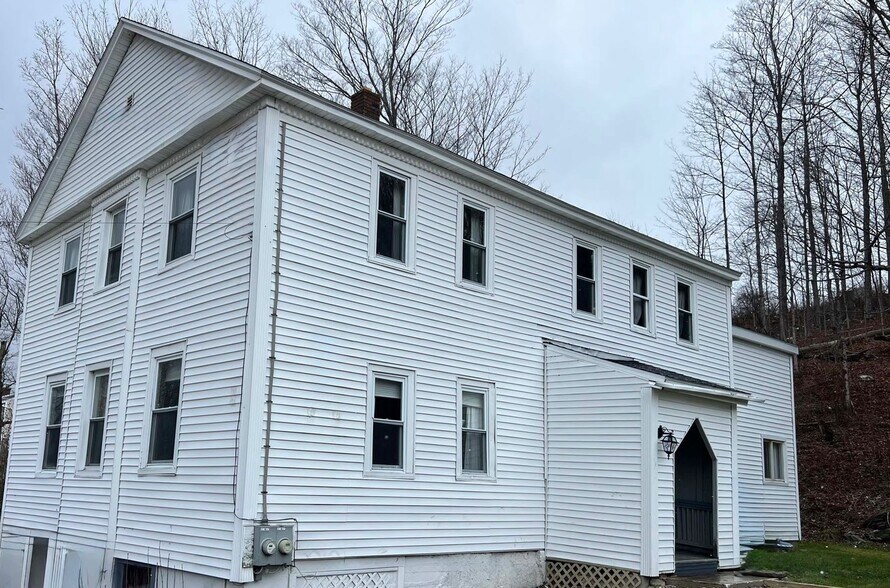 Building Photo - 203-205 Main St