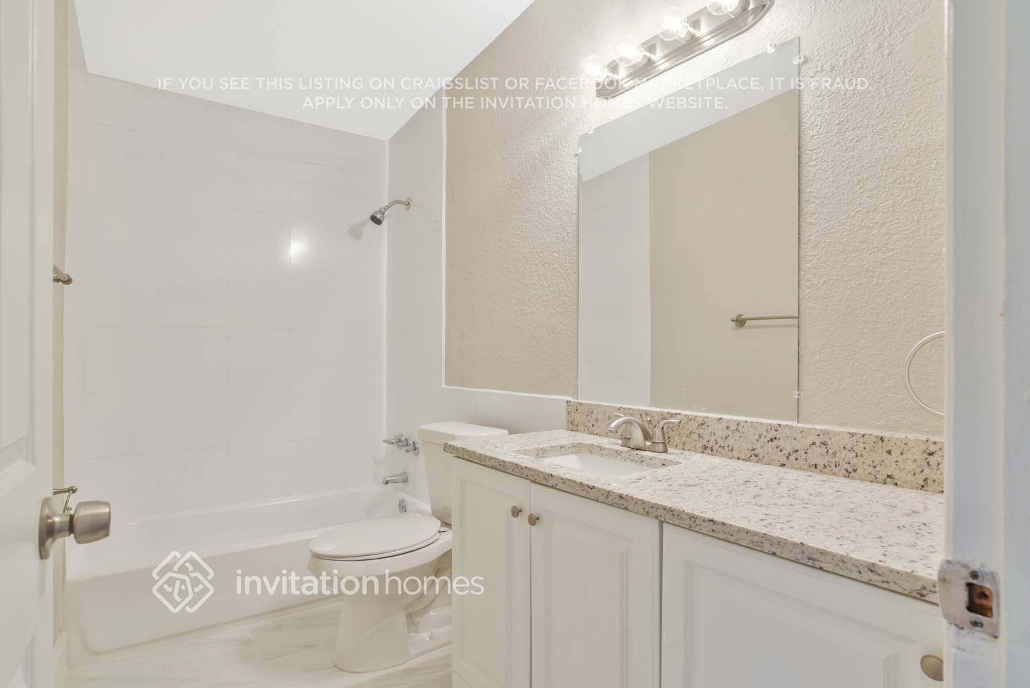 Building Photo - 1726 Diamond Dr