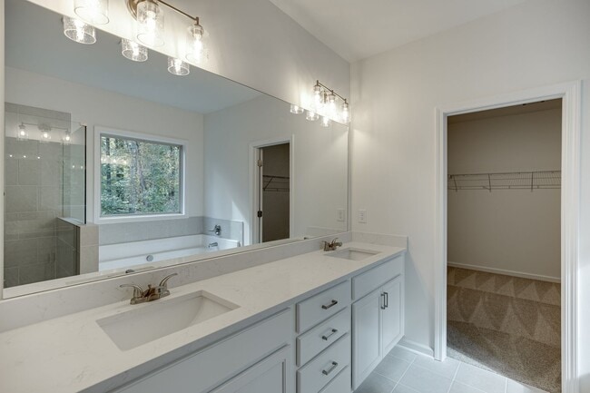 Building Photo - 230 Dragon Dr