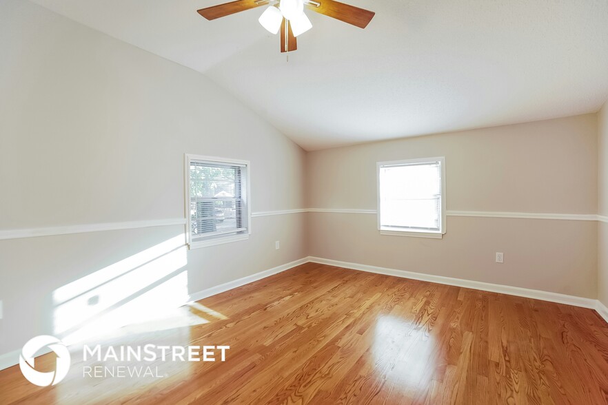 Building Photo - 2141 Carrolton Dr