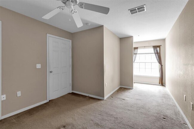 Building Photo - 5541 Rosehill Rd
