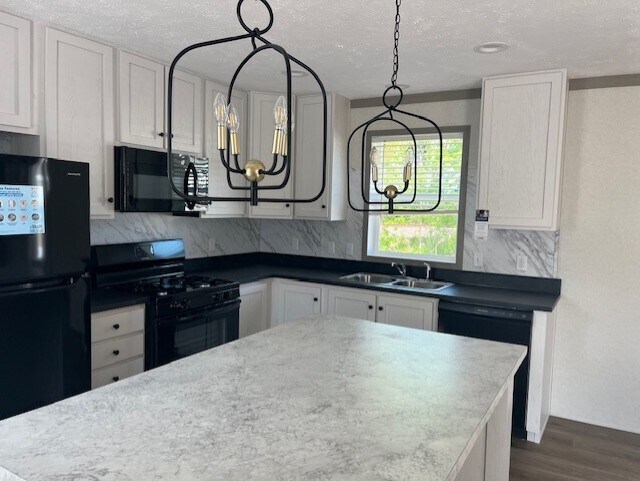 Primary Photo - 540 Iowa