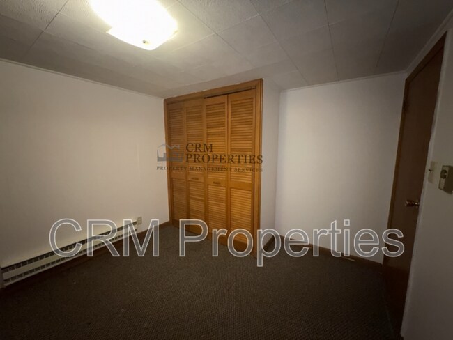 Building Photo - 121 S Independence St
