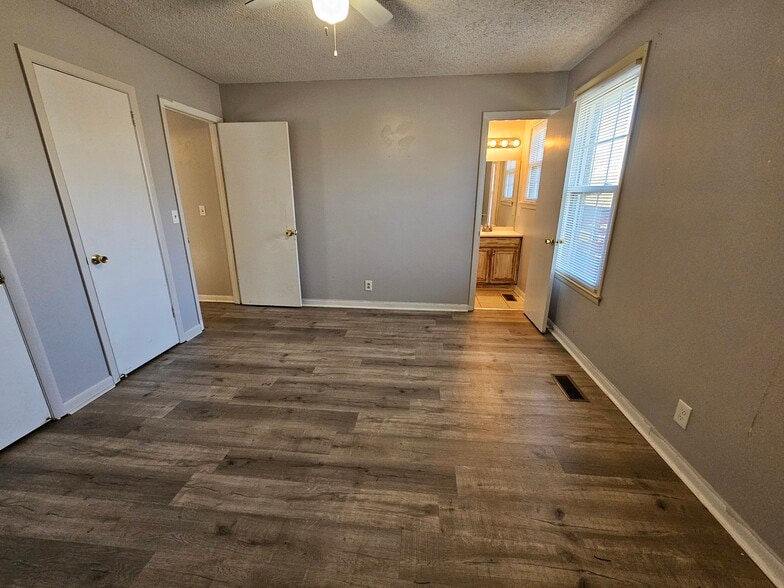 Building Photo - 504 Springmont Blvd