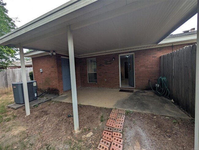 Building Photo - 8346 Grand Oaks Ct