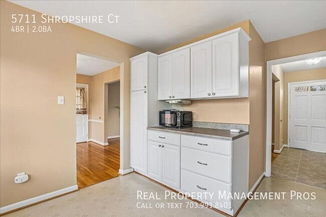 Building Photo - 5711 Shropshire Ct