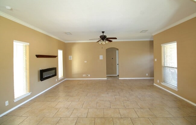 Building Photo - 4900 Rio Grande Ave