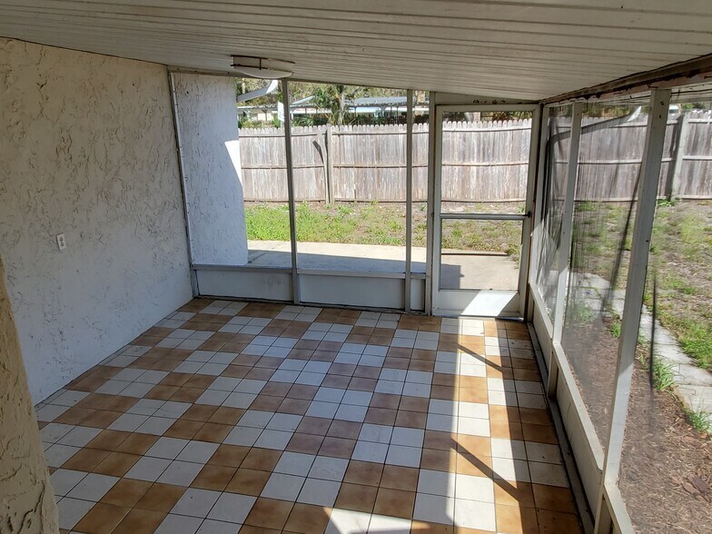 porch - 9397 93rd St