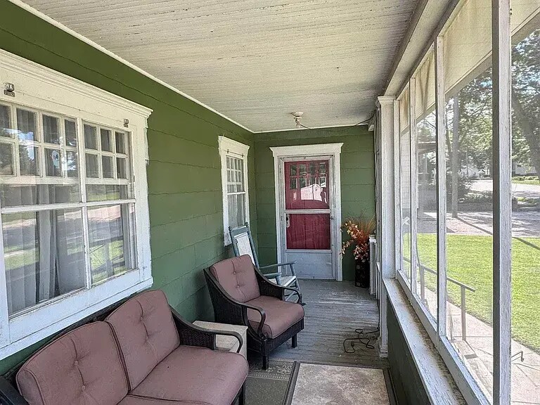 Building Photo - 331 S Polk St