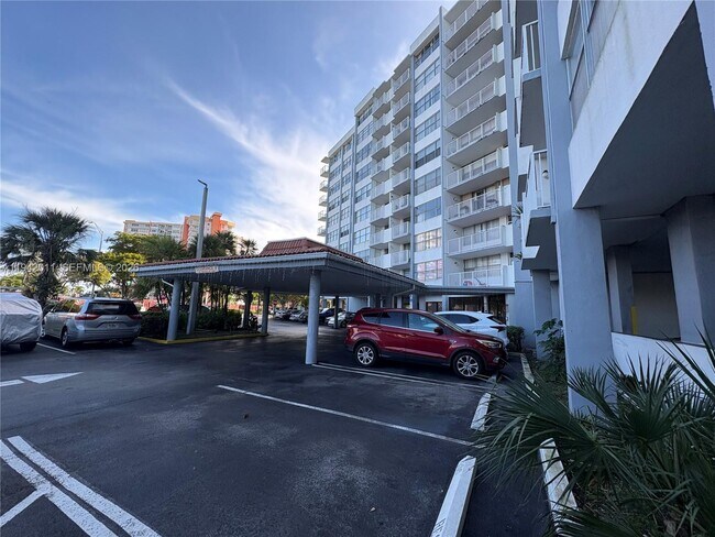 Building Photo - 1200 NE Miami Gardens Dr