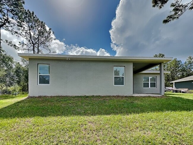 Building Photo - 2555 W Royal Palm Dr