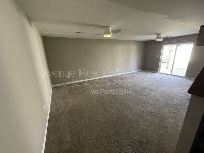 Building Photo - 5533 Emerald Pl Dr