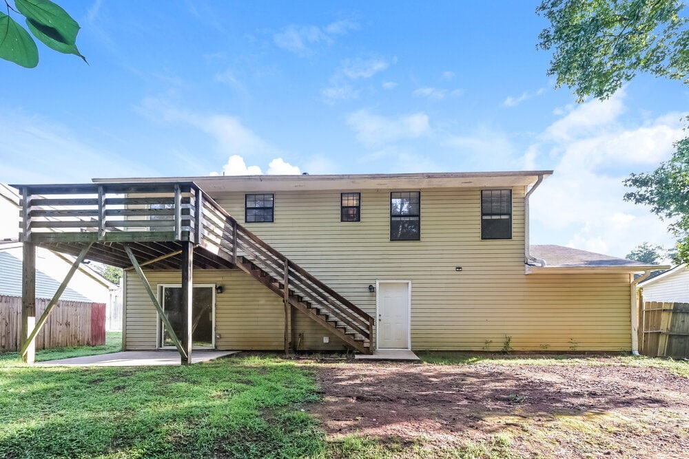 Building Photo - 2068 Lown Farm Ln
