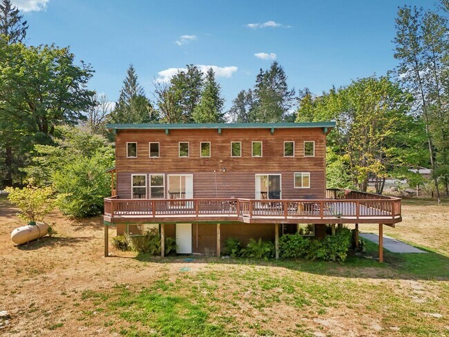 Building Photo - 14341 WA-530