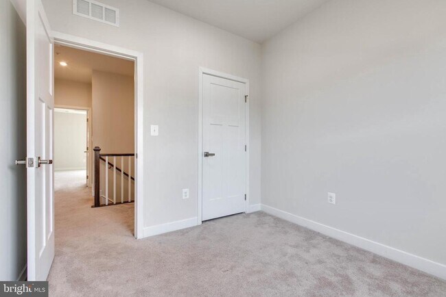 Building Photo - 149 Lyons Crk Dr