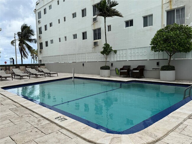 Building Photo - 209 N Fort Lauderdale Beach Blvd