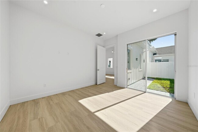 Building Photo - 1514 Wilson Ave